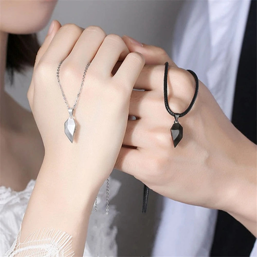 Fashion Magnetic Couple Necklace For Lovers Gothic Punk Heart Pendant Necklace